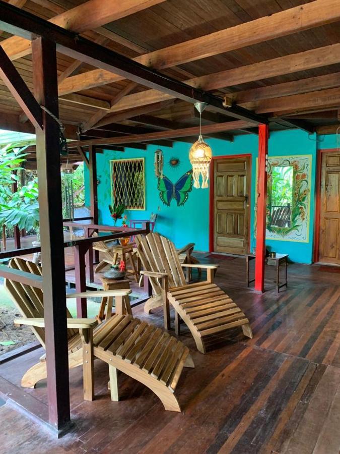 Bed and Breakfast Casa Mambo à Cahuita Extérieur photo